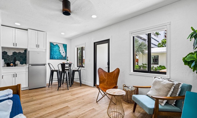 Downtown Fort Lauderdale Apartamento | One Bedroom King Suite in a Tropical Retreat Freedom House FTL Suite 6