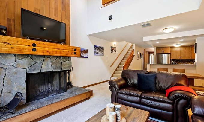 Tahoe City Condominio | One Bedroom plus Loft River View Condo