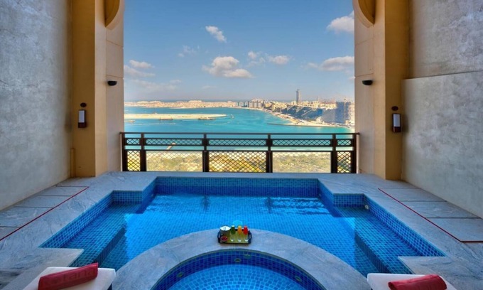 Dubai Media City Casa | One Bedroom Suite With City View In Media City By Luxury Bookings