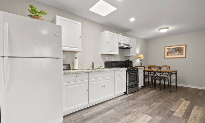 Glendora Casa | One Bedroom With Living Room Downtown Glendora
