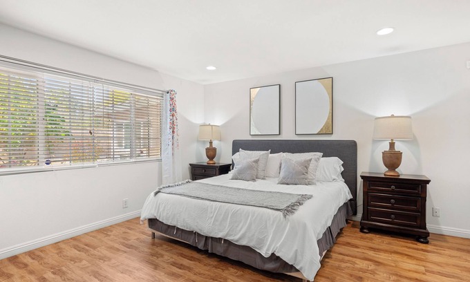 Glendora Casa | One- Floor villa 4bd 2ba Spacious 2TVs 2 kitchens