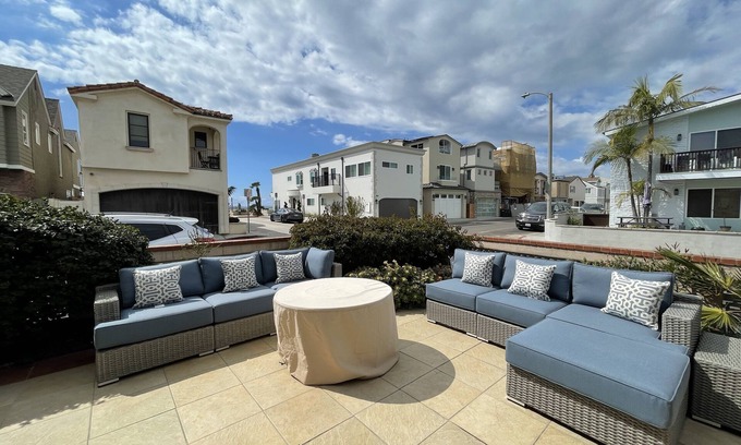 West Newport Casa | Una Casa de la arena