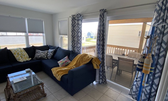 Wells Cabaña | One mile to the beach! 2 br condo with deck, A/C, full kitchen, washer, dryer