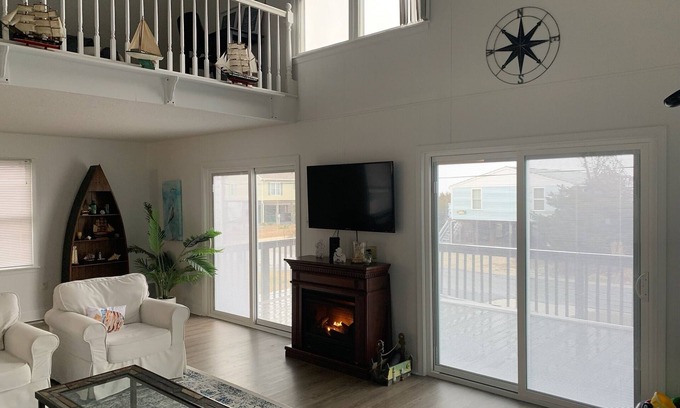 Broadkill Beach Casa | One minute walk to the beach! Family friendly. Beautiful sunrise/sunset views!