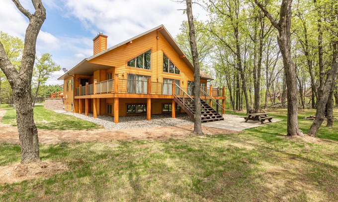 Big Bay Casa | ONE OF A KIND FAMILY BEACH FRONT HOME ON LAKE PETENWELL - PET FRIENDLY