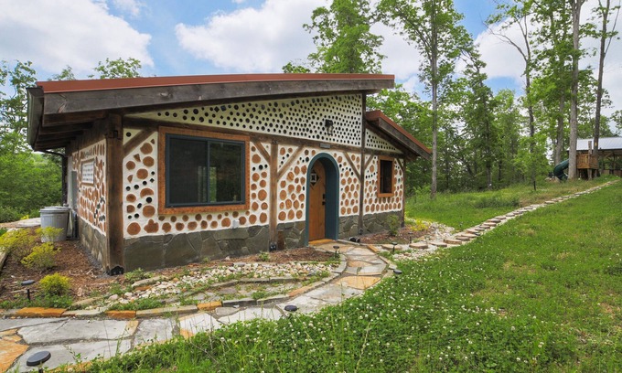 Lupton City Cabina | One-of-A-Kind: Handmade Glass Bottle & Cedar Cabin
