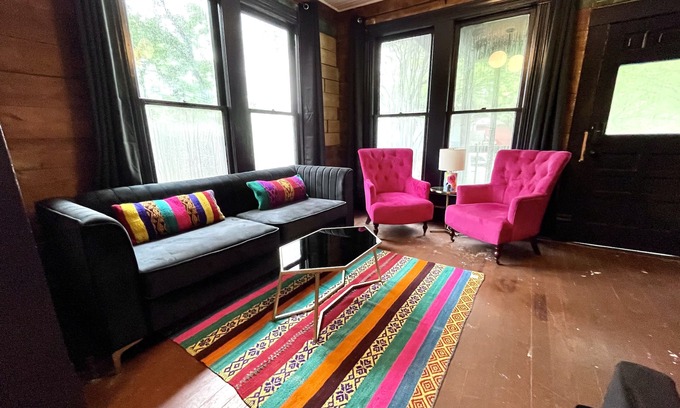 Travis Heights Casa | One of a kind. Steps from Soco!