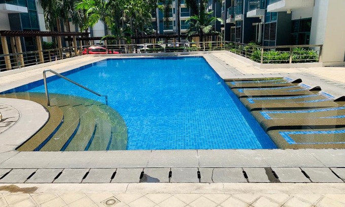 Pasay Apartamento | One Palm Tree Villas Condominium - Studio 5M with Balcony - Across Terminal 3 Airport