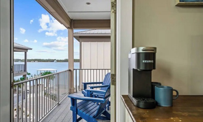 Gulf Shores Cabaña | One Q-ute Cottage : Beach and Bay Retreat w/ Pool