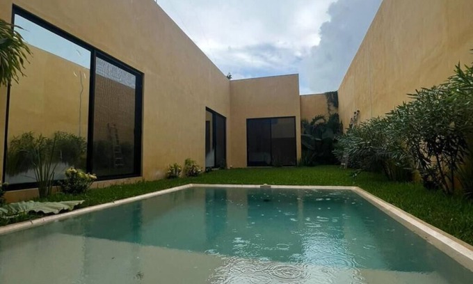 Conkal Casa | Casa de una planta con ALBERCA