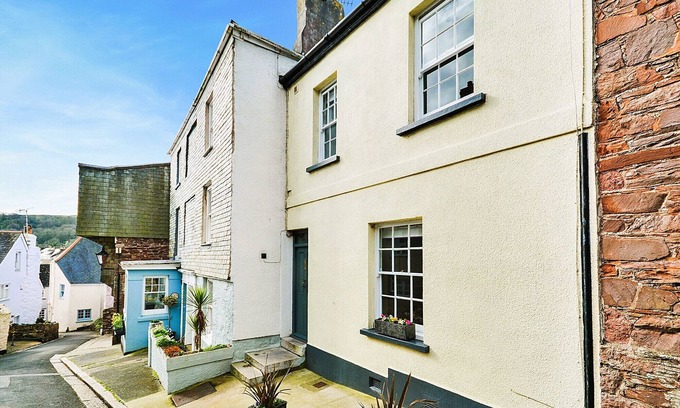 Kingsand Cabaña | One The Green, Kingsand