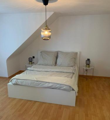 Hallschlag Apartamento | OneFlats Stuttgart near Wasen, Mahle, Daimler, Bosch