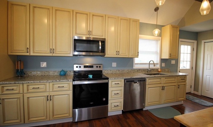 Cleveland Casa | Oneida Lake access close to The Turning Stone Casino and The Lakehouse