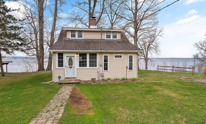 Cleveland Casa | Oneida Lakeside | Private Dock | Pet Friendly