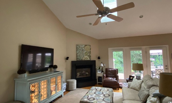 High Point Casa | Only 10 minutes from Furniture Market in downtown High Point
