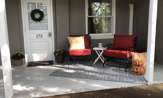 Waynesville Apartamento | Only TWO BLOCKS from Main Street!
