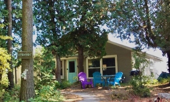 Oostburg Cabaña | Oostburg, WI, Lake Front Cottage