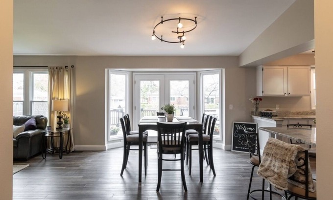 Warren Casa | Open Concept Centrally-Located in Metro Detroit