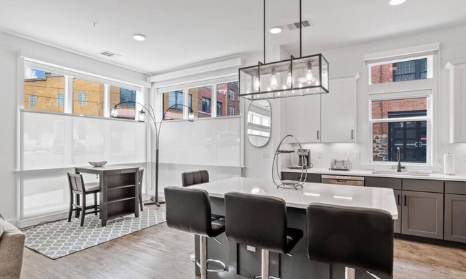 East End - Valley Street Condominio | Open Floorplan Ideal Location