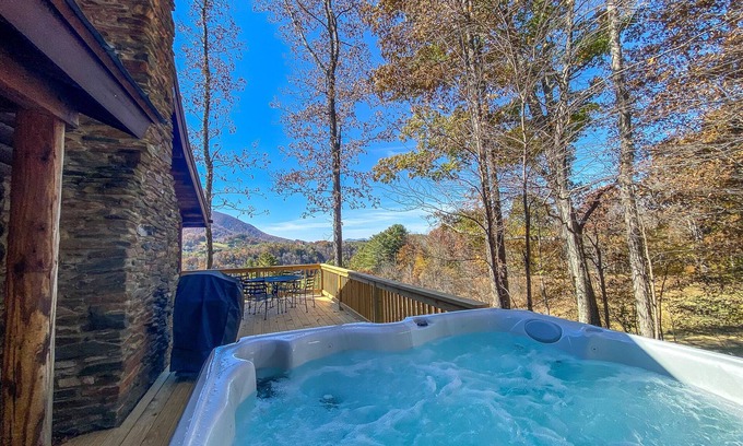 Lansing Cabina | LOW JUNE RATES! MountainTop Meadows - 2BR/1BA Hot Tub & Mtn Views