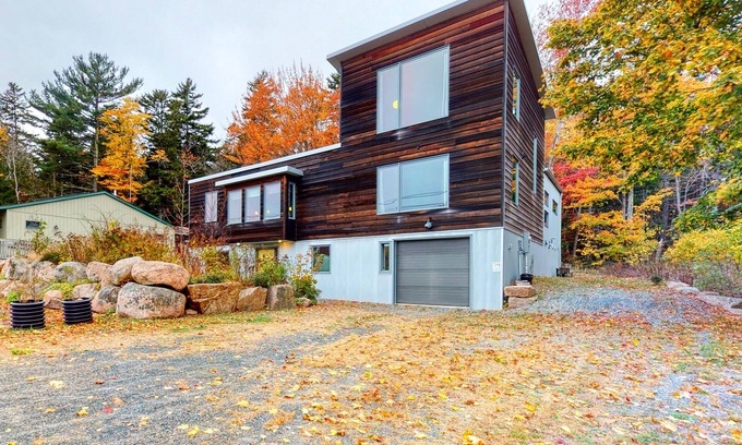 Otter Creek Casa | Open & inviting home near the ocean w/free WiFi, firepit, & private washer/dryer