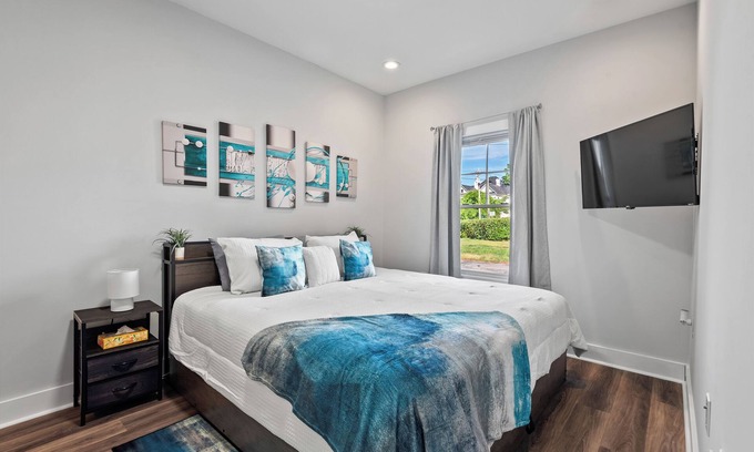 Rocky Mount Apartamento | Open, KING BED, 1 Br/1BA, Sleeps 3, Heart of City