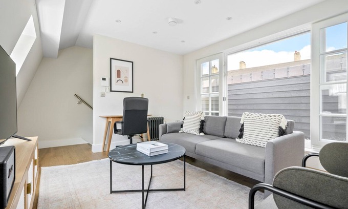 Bishop's Apartamento | Open plan Waterloo, 2BR, New build, terrace, by Blueground