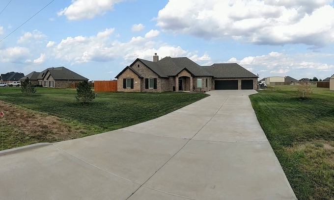 Amarillo Casa | Open Spaces, Endless Opportunities, Country Living, City Convenience