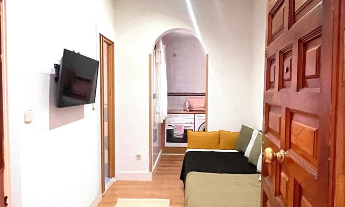 Las Acacias Apartamento | Opportunity to enjoy a home in downtown Madrid and in front of Madrid Rio!