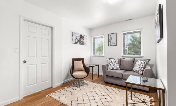 Detroit Apartamento | Opulent 2 Bedroom Getaway