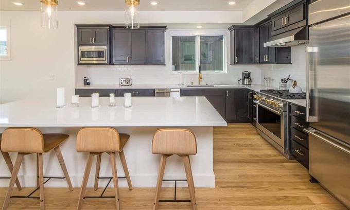 Big Sky Casa | Opulent 4 Bedroom Townhouse