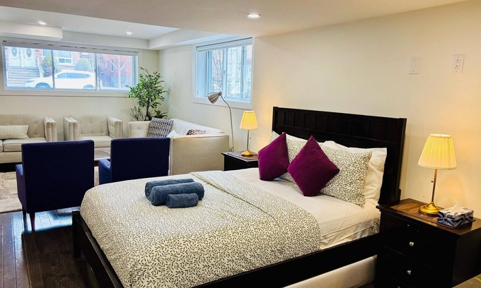LaSalle Apartamento | Opulent Studio - Semi Basement