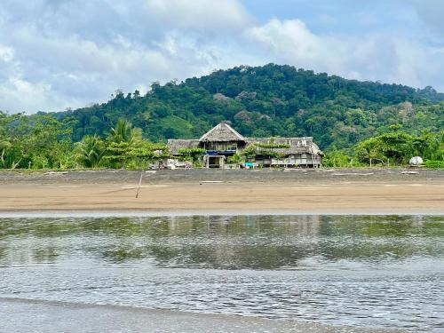 Bahia Solano Cabina | Orígenes Eco Refugio