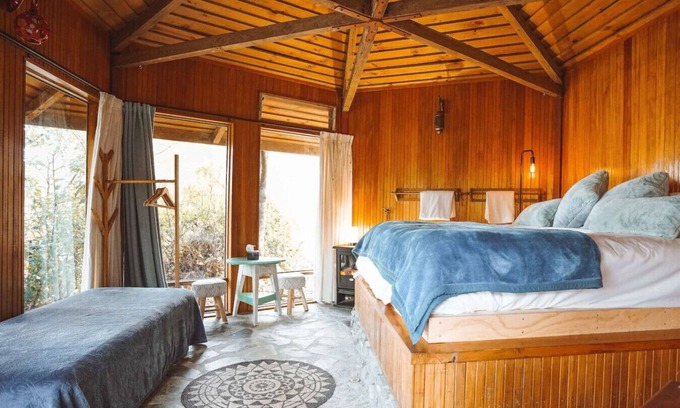 Sunshine Bay Casa | Ora° Retreat Bungalow Cabin Rustic Couples Retreat