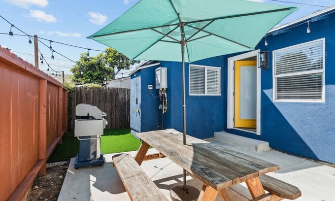 Logan Heights Casa | Orange Blossom -2BR Free Parking