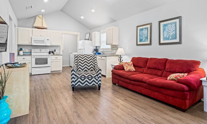 Rockport Cabaña | Orange Oasis Cottage