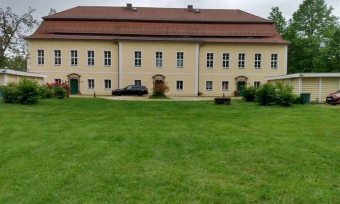 Vierkirchen Apartamento | Orangery in Arnsdorf Castle Park - Holiday home