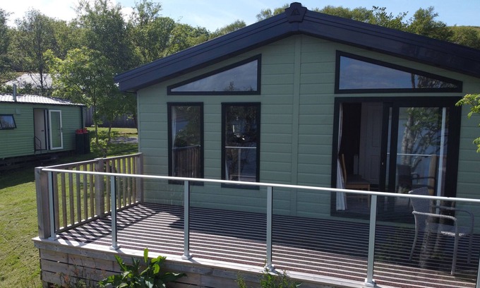 Slate Islands Cabina | ORCHID LODGE, pet friendly, country holiday cottage in Oban