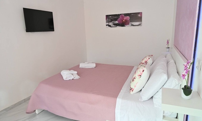 Mount Vesuvius - Pompei Casa | OrchiDea room with balcony.