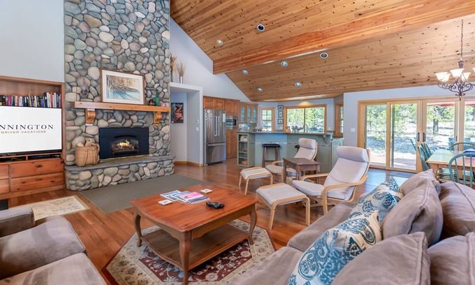 Deer Park Casa | OREG36-Family and Dog Friendly Retreat w. AC