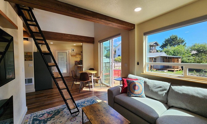 Waldport Casa | Oregon Coast Container Home, Dog Friendly! Sleeps 4!