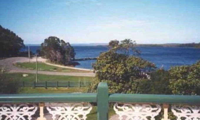 Strahan Casa | Ormiston House
