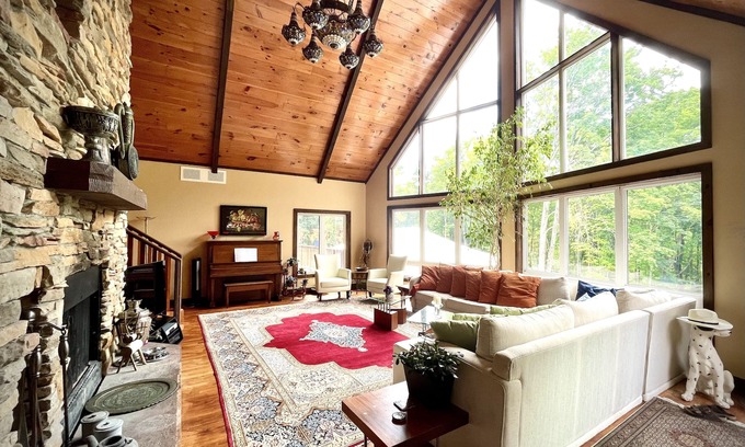 Oro-Medonte Casa | Oro Estate - A Secluded Private Villa on 100 acres