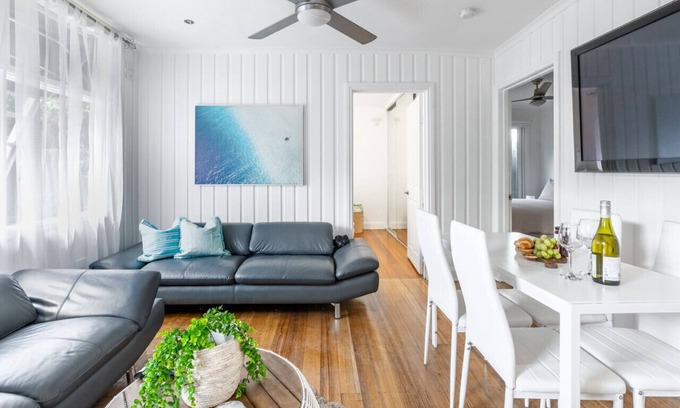 Ocean Grove Apartamento | Orton Blue; Beachside getaway for 4, Pets welcome, aircon, walk to shops and beach