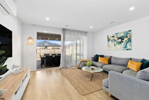 Armstrong Creek Casa | OSCAR A Tranquil Armstrong Creek Home NETFLIX