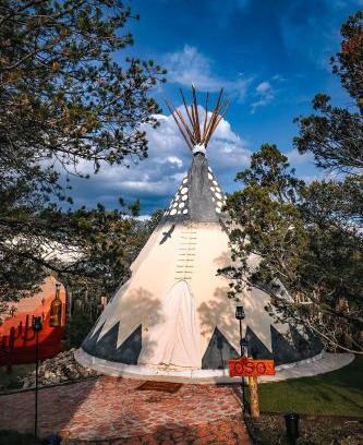 Nogal Otro | Oso Tipi at El Mistico Ranch