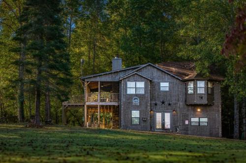 Blairsville Casa | Osprey - Family Cabin, Hot Tub, Game Room, Theater