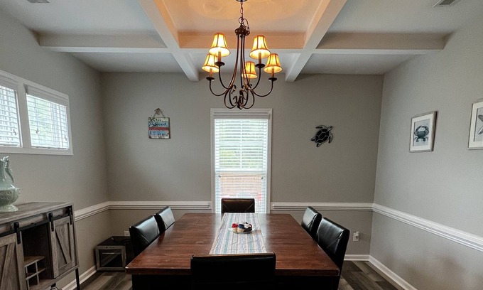 Piney Green Casa | Osprey Getaway 3500sqft open floor plan , close to base, beaches, restaurants