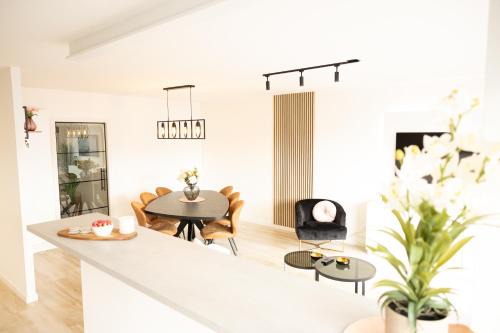Ostend City Centre Apartamento | Ostend Centre Bayview Apartment + Free Parking