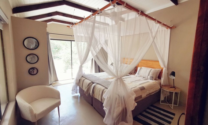 Marloth Park Villa | Ostrich Hide on the border of the Kruger Park